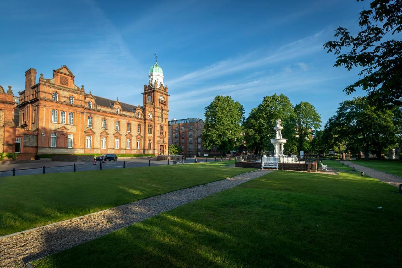 Clayton Hotel Ballsbridge Dublino Esterno foto