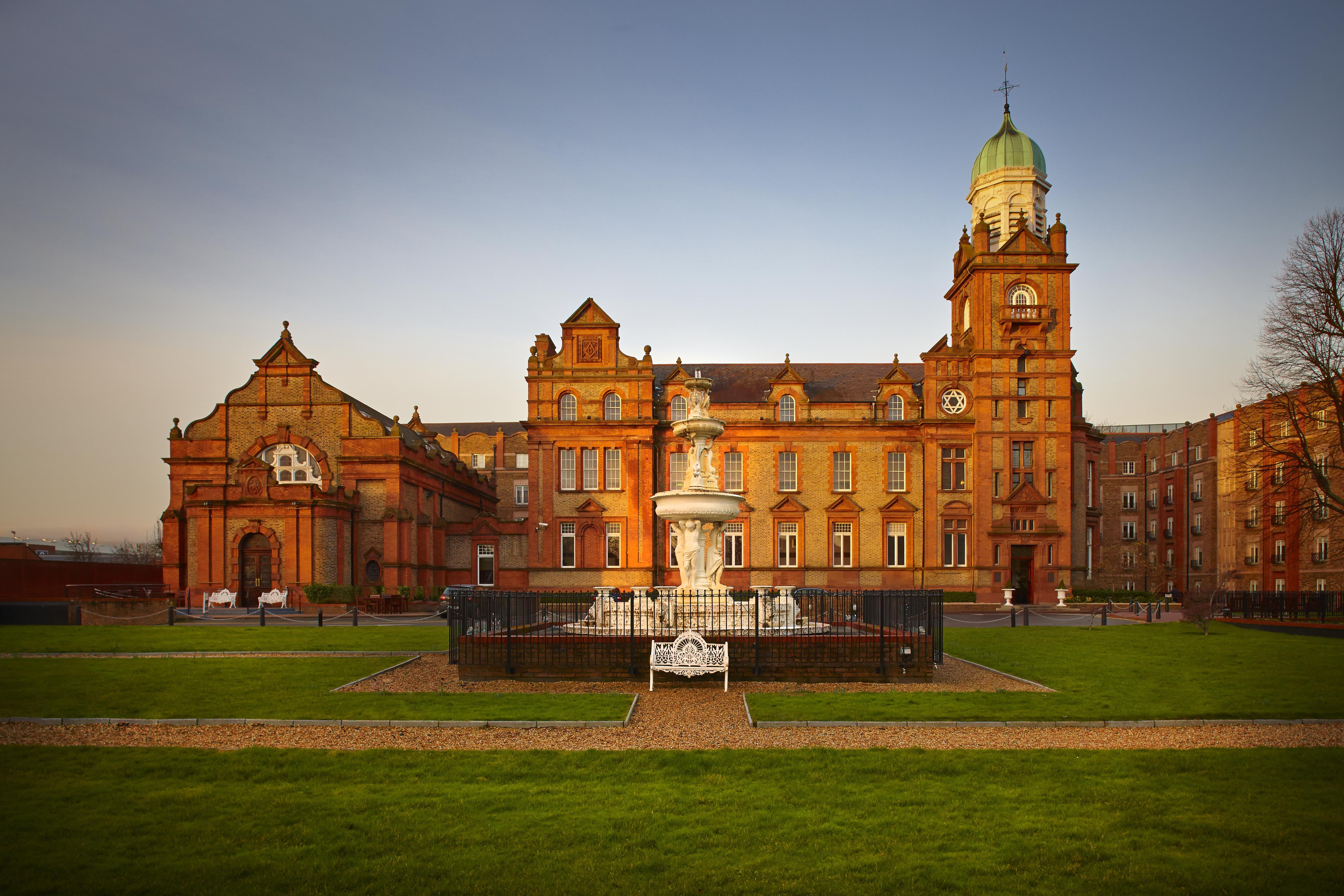 Clayton Hotel Ballsbridge Dublino Esterno foto