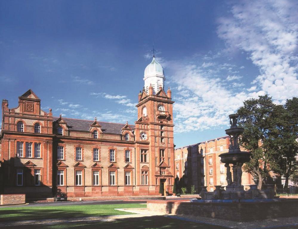 Clayton Hotel Ballsbridge Dublino Esterno foto