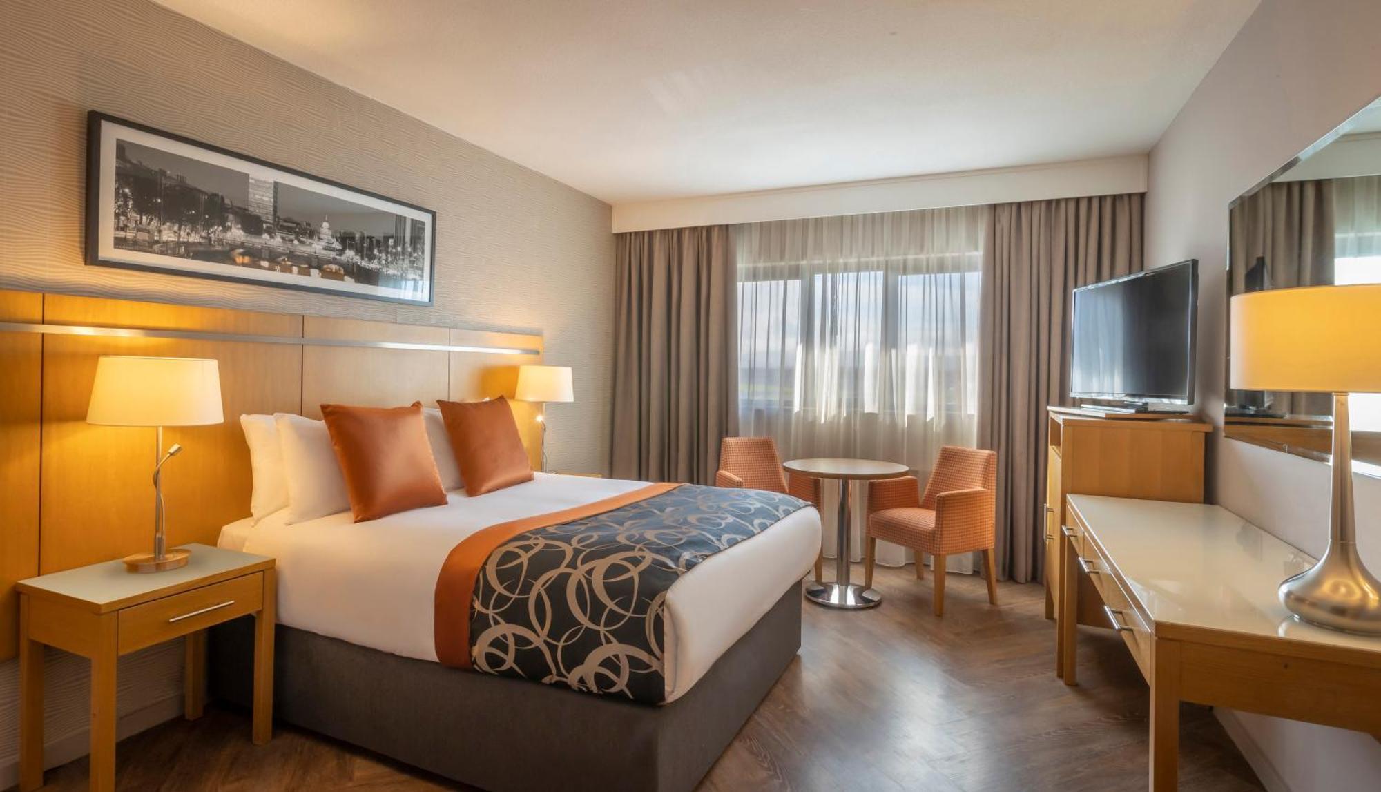 Clayton Hotel Ballsbridge Dublino Esterno foto