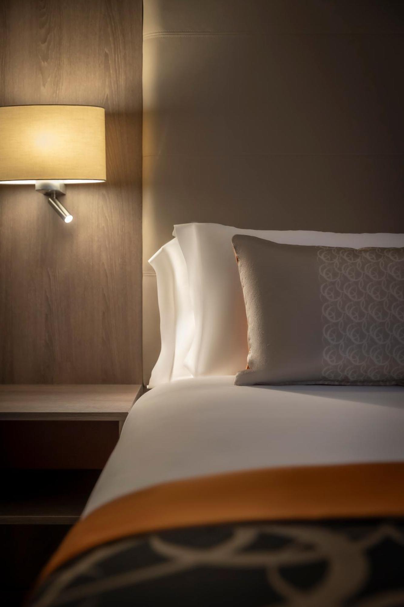 Clayton Hotel Ballsbridge Dublino Esterno foto