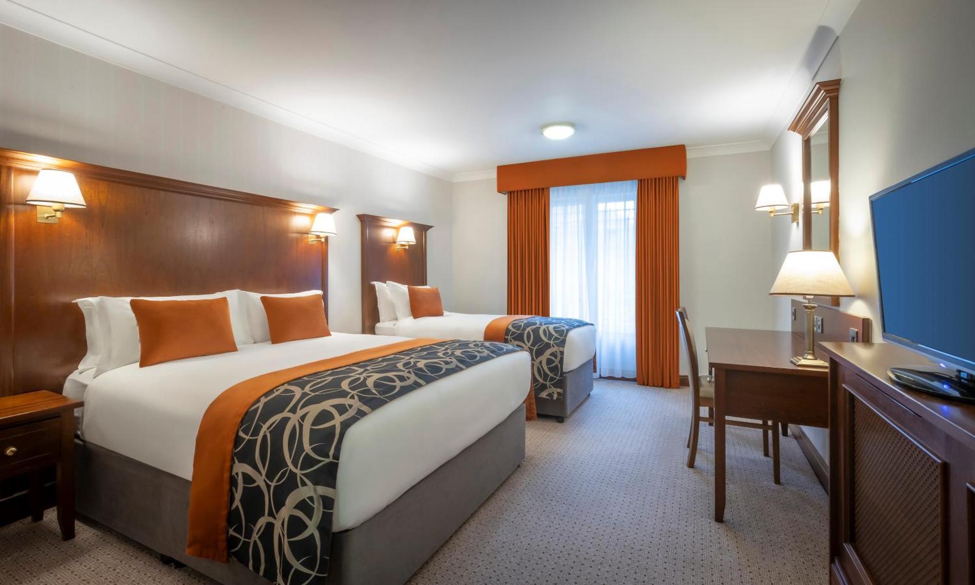 Clayton Hotel Ballsbridge Dublino Esterno foto