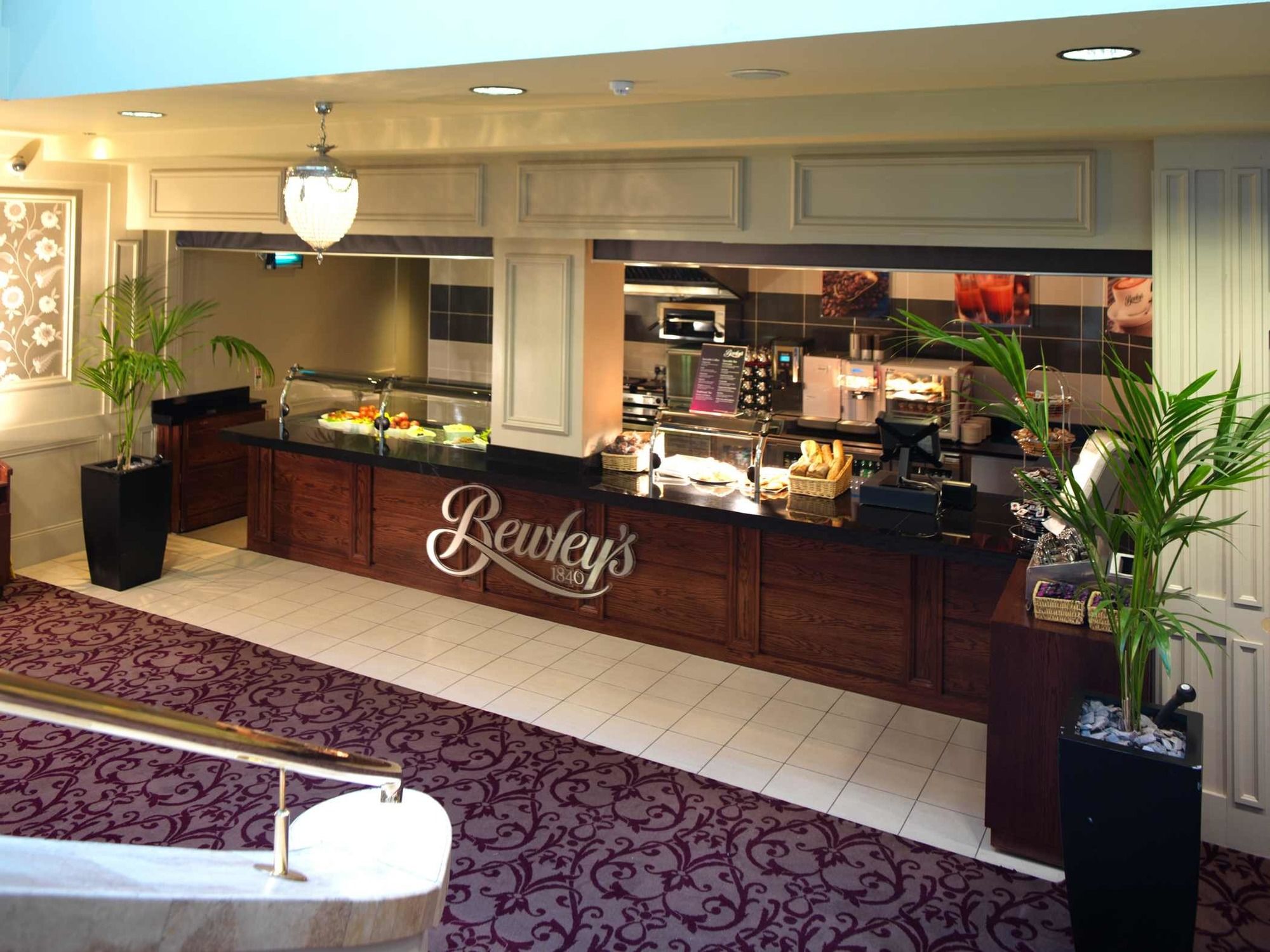 Clayton Hotel Ballsbridge Dublino Esterno foto