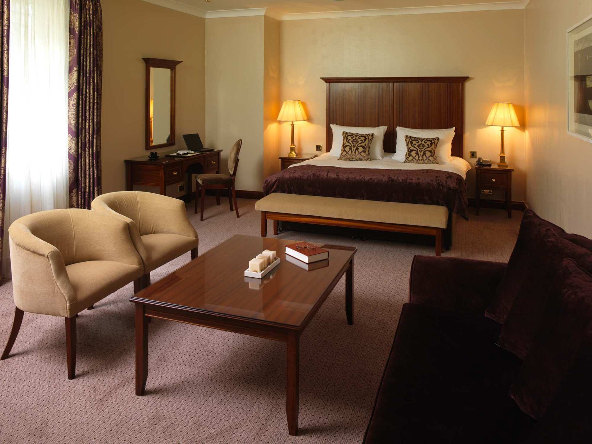 Clayton Hotel Ballsbridge Dublino Esterno foto