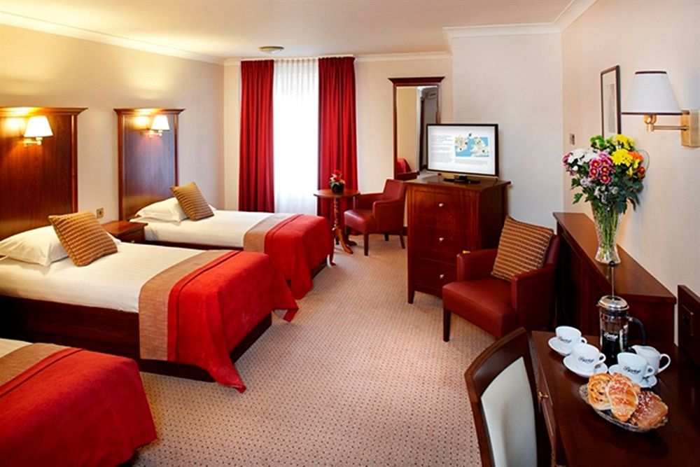 Clayton Hotel Ballsbridge Dublino Esterno foto