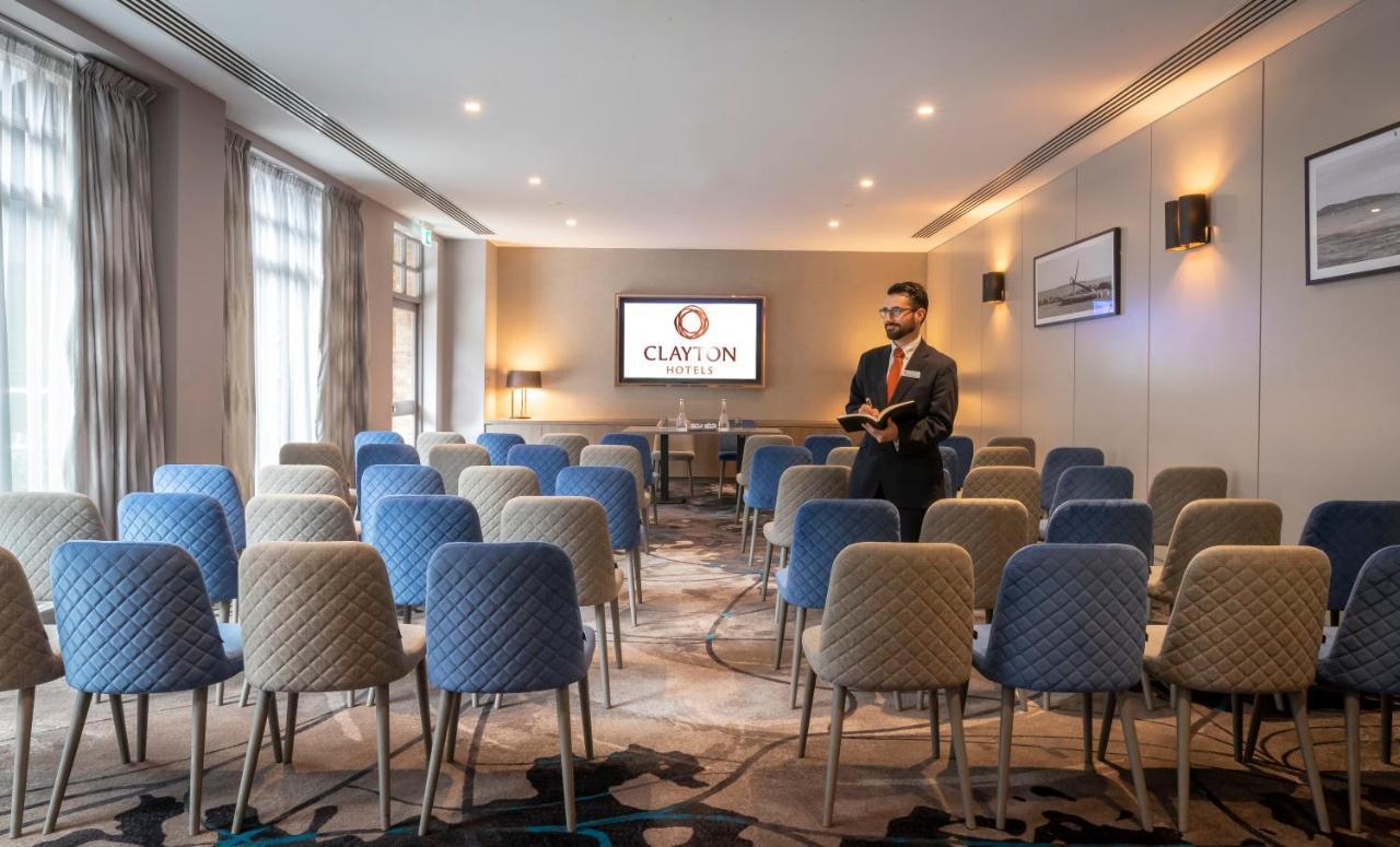 Clayton Hotel Ballsbridge Dublino Esterno foto